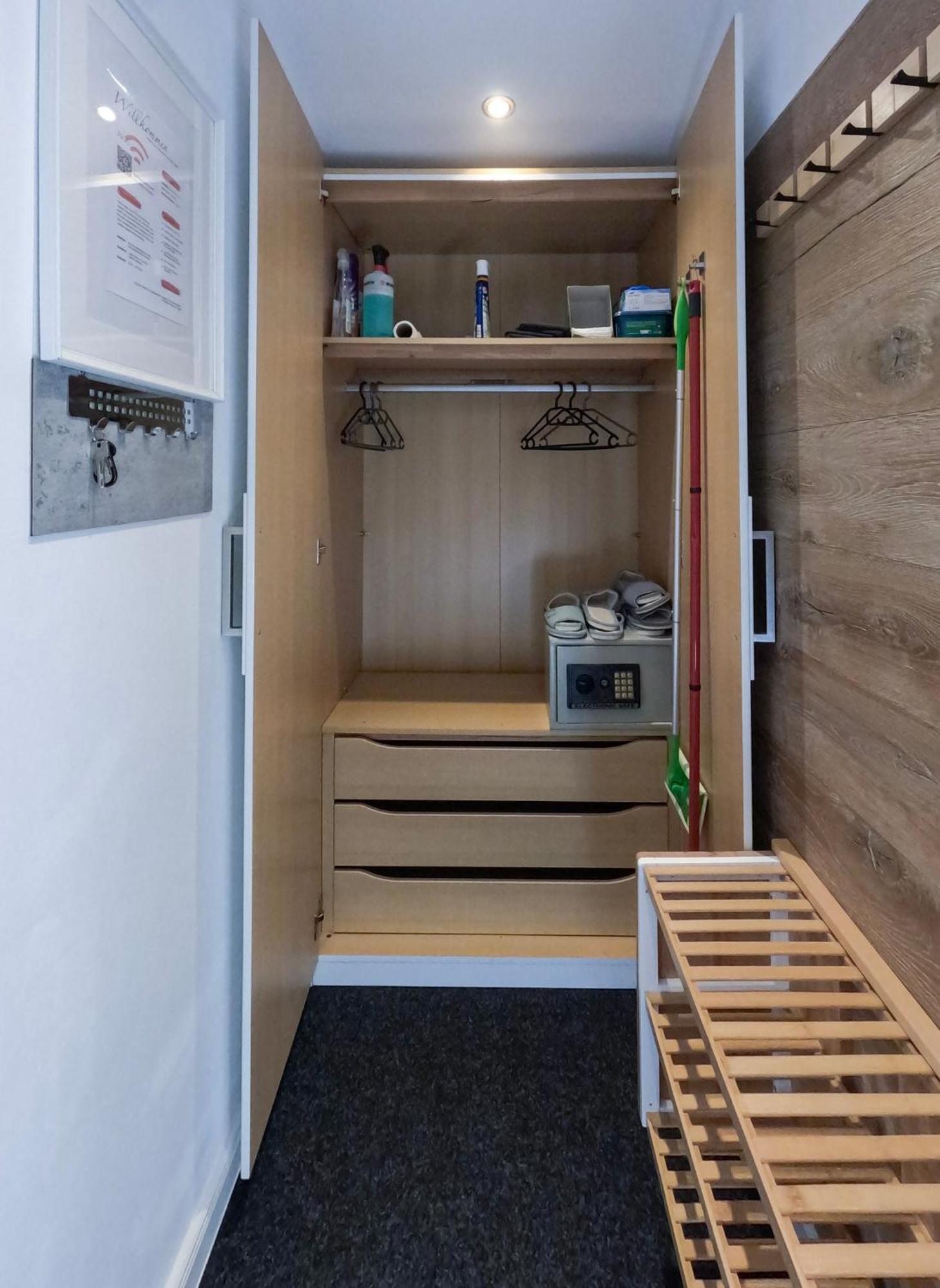 Haeusli Apartment *